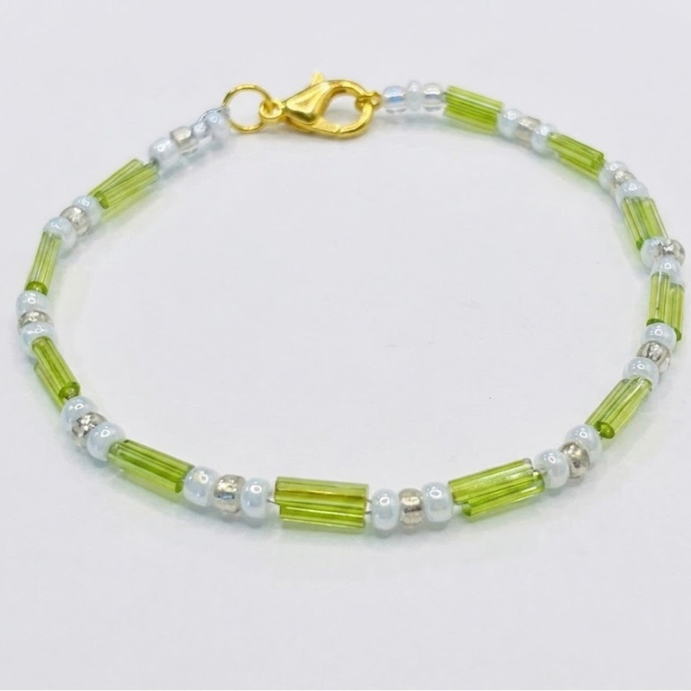 Handmade Green Glass Bead Bracelet with Gold Clasp